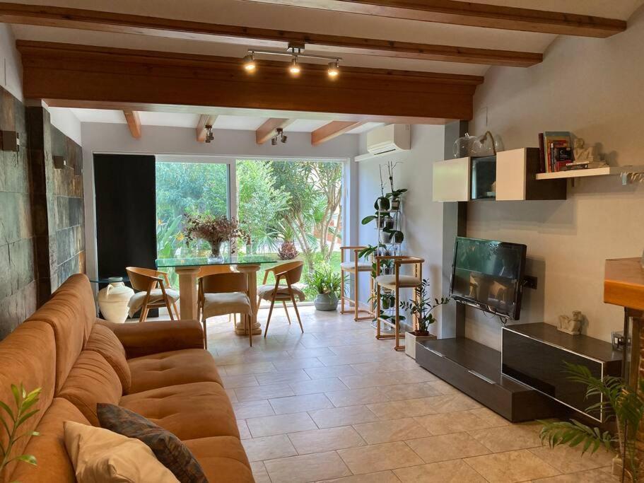 Вилла Adosado En Denia Con Gran Jardin Экстерьер фото