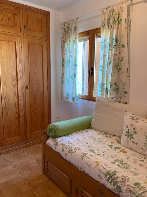 Вилла Adosado En Denia Con Gran Jardin Экстерьер фото